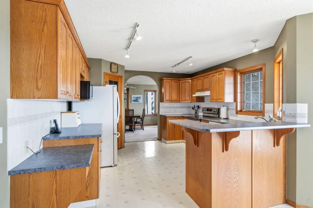 48 Headlands Close Cochrane AB T4C 1M3