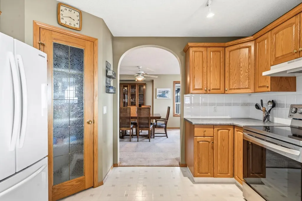 48 Headlands Close Cochrane AB T4C 1M3