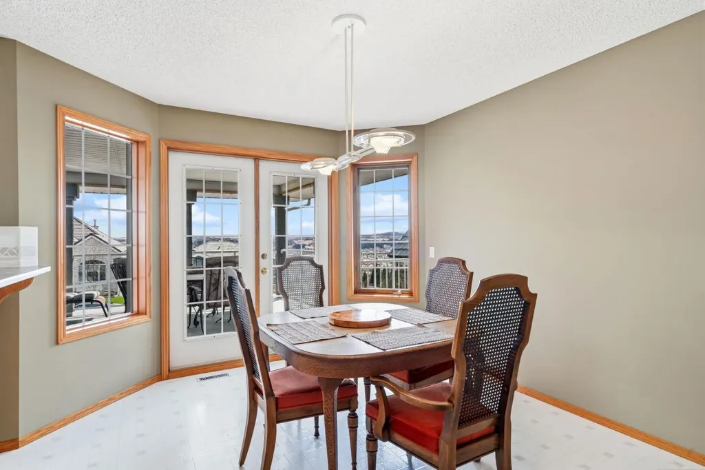 48 Headlands Close Cochrane AB T4C 1M3