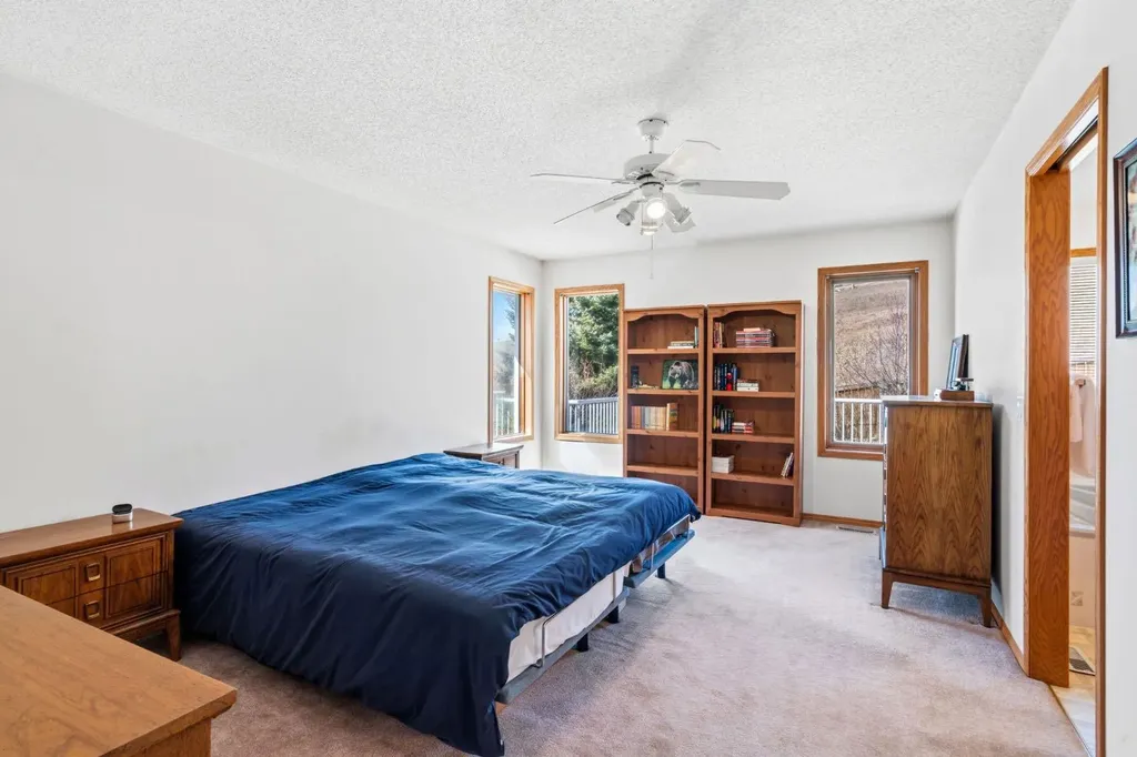 48 Headlands Close Cochrane AB T4C 1M3
