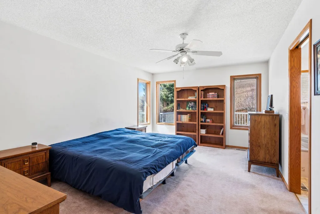 48 Headlands Close Cochrane AB T4C 1M3