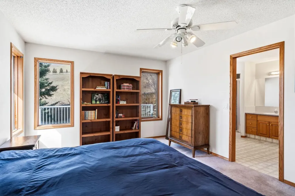 48 Headlands Close Cochrane AB T4C 1M3
