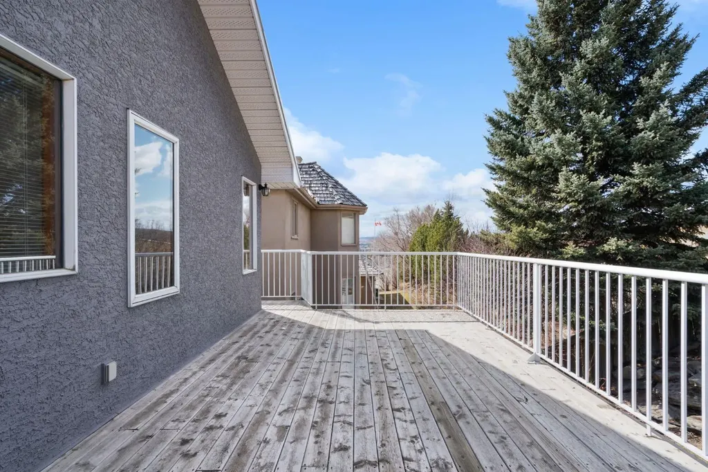 48 Headlands Close Cochrane AB T4C 1M3