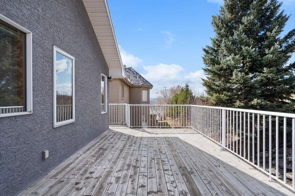 48 Headlands Close Cochrane AB T4C 1M3