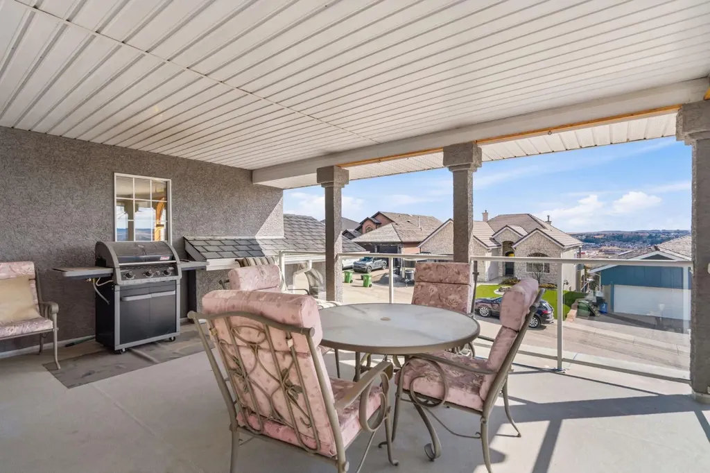 48 Headlands Close Cochrane AB T4C 1M3
