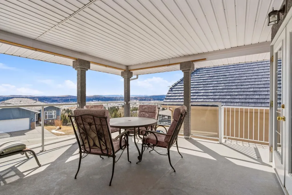 48 Headlands Close Cochrane AB T4C 1M3