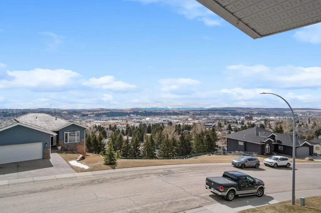 48 Headlands Close Cochrane AB T4C 1M3