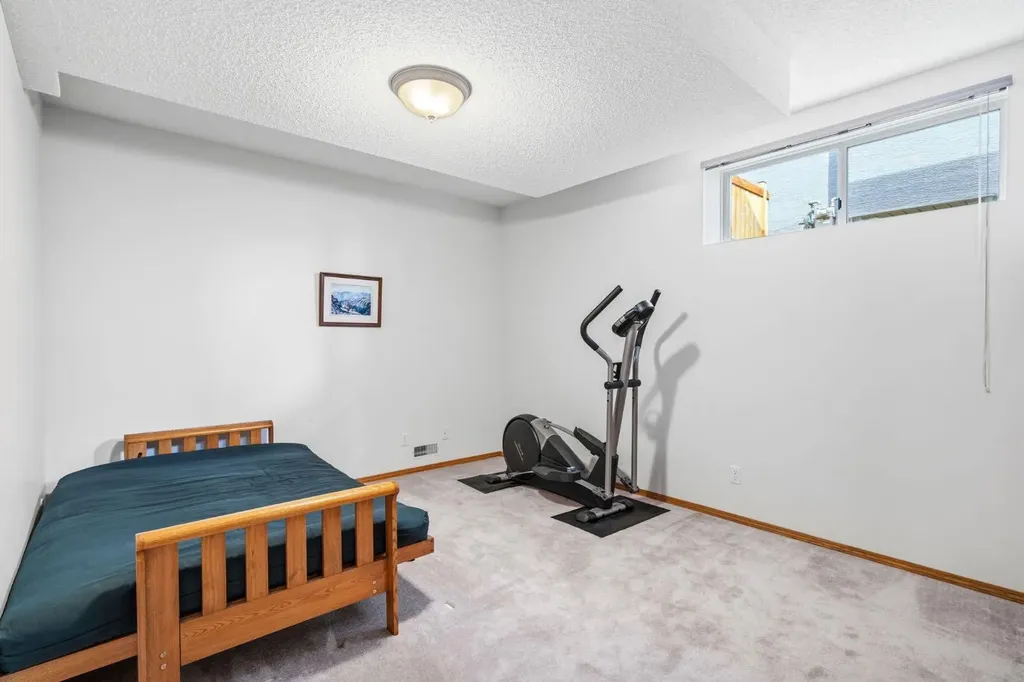 48 Headlands Close Cochrane AB T4C 1M3