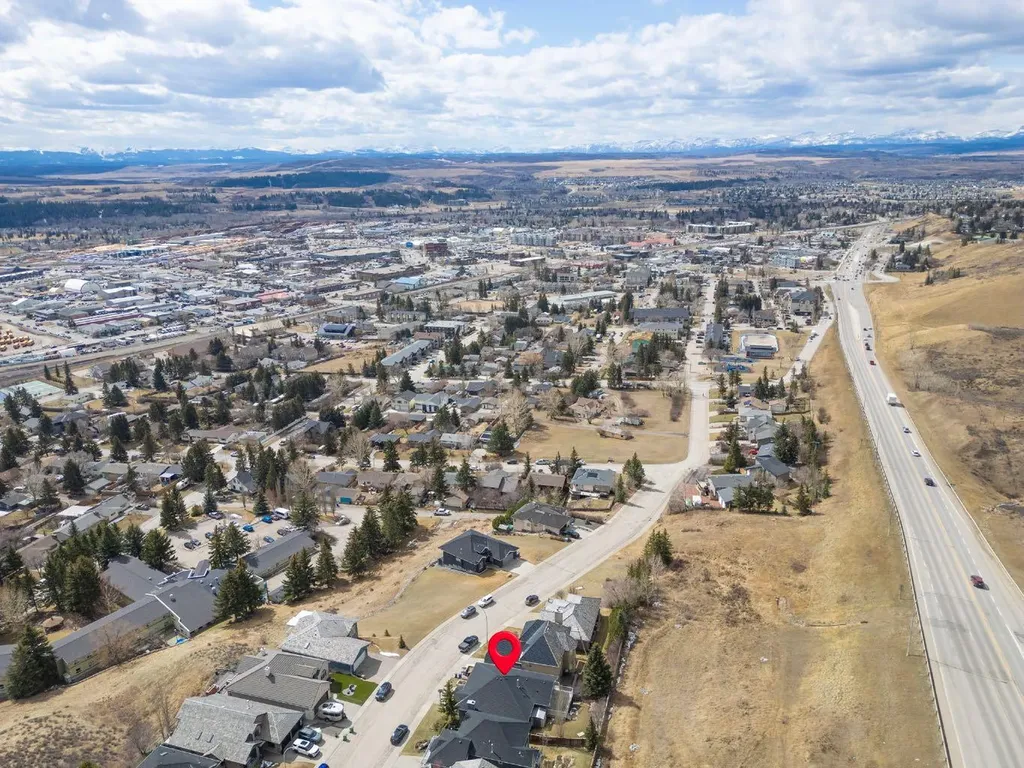 48 Headlands Close Cochrane AB T4C 1M3