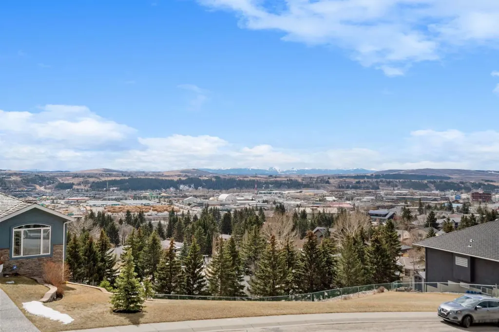 48 Headlands Close Cochrane AB T4C 1M3