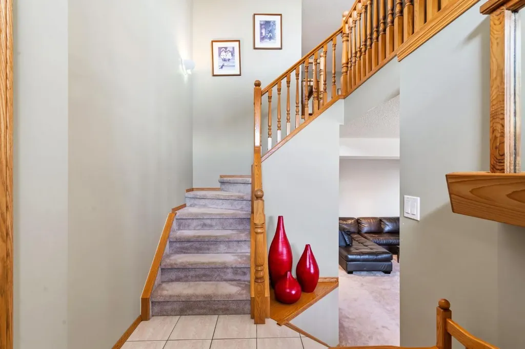 48 Headlands Close Cochrane AB T4C 1M3