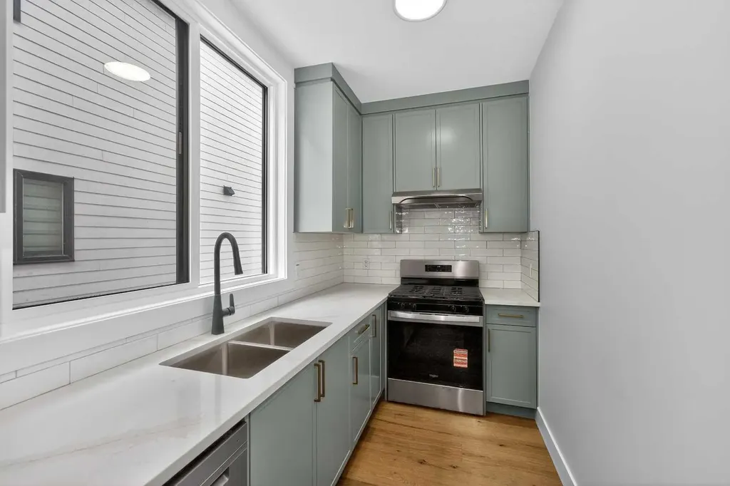 380 Watercrest Place Chestermere AB T1X 2Y7