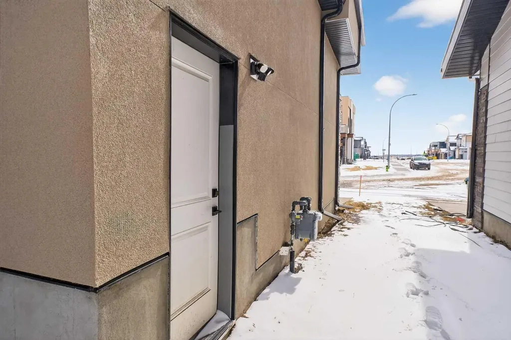 380 Watercrest Place Chestermere AB T1X 2Y7