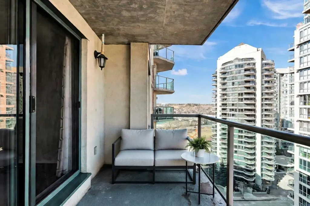 1111 6 Avenue SW Calgary AB T2P 5M5