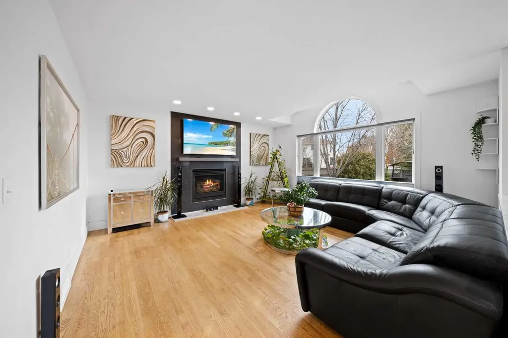 90 Riverview Circle SE Calgary AB T2C4K1