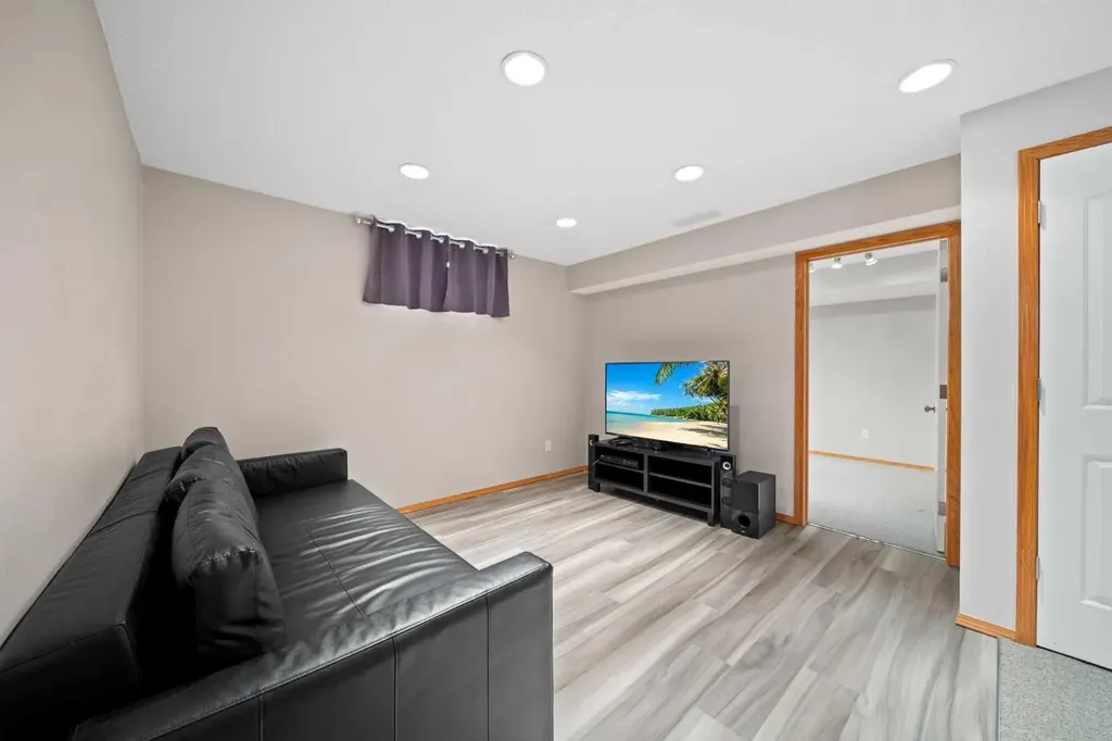 90 Riverview Circle SE Calgary AB T2C4K1