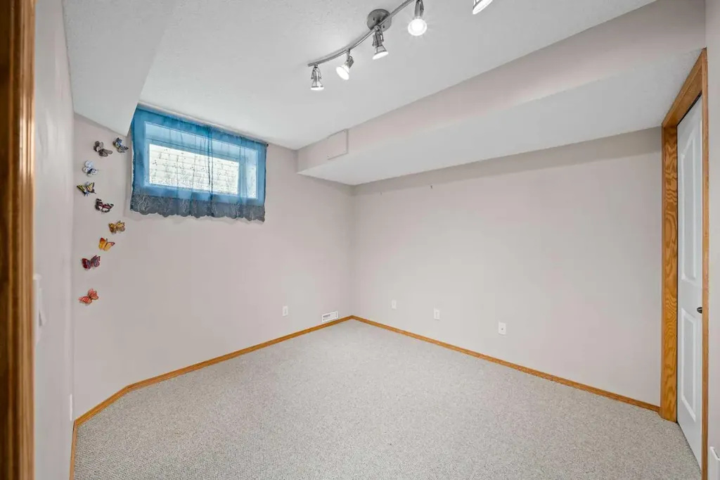 90 Riverview Circle SE Calgary AB T2C4K1