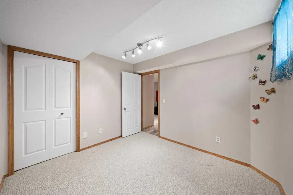90 Riverview Circle SE Calgary AB T2C4K1