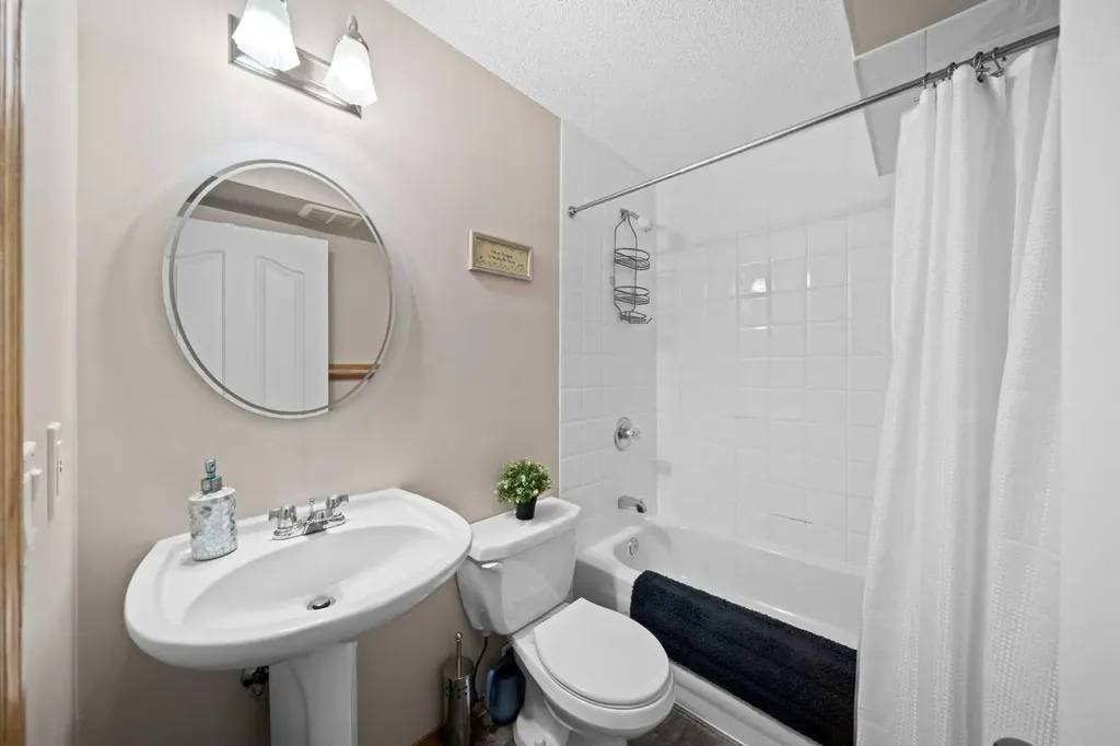 90 Riverview Circle SE Calgary AB T2C4K1