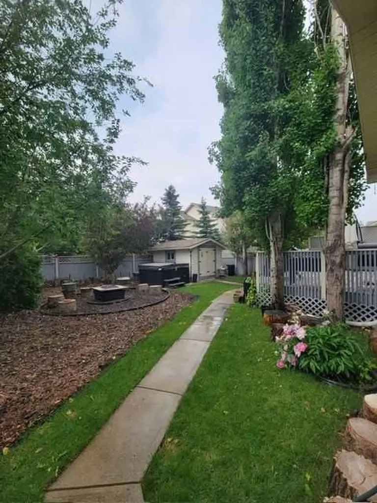 90 Riverview Circle SE Calgary AB T2C4K1