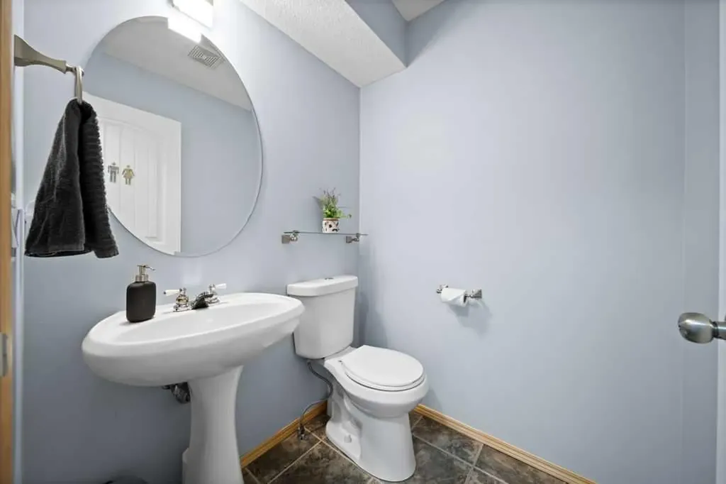 190 Brightonstone Bay SE Calgary AB T2Z4W4