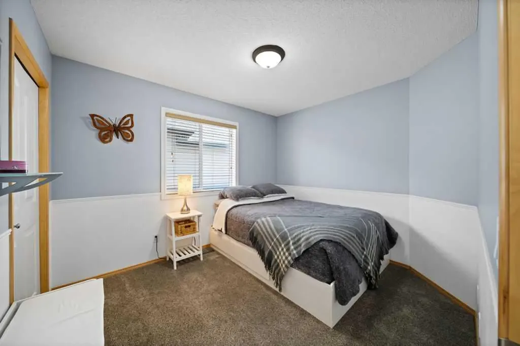 190 Brightonstone Bay SE Calgary AB T2Z4W4