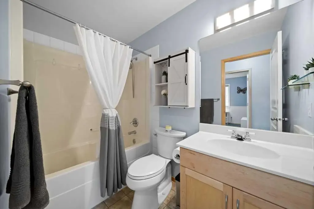 190 Brightonstone Bay SE Calgary AB T2Z4W4
