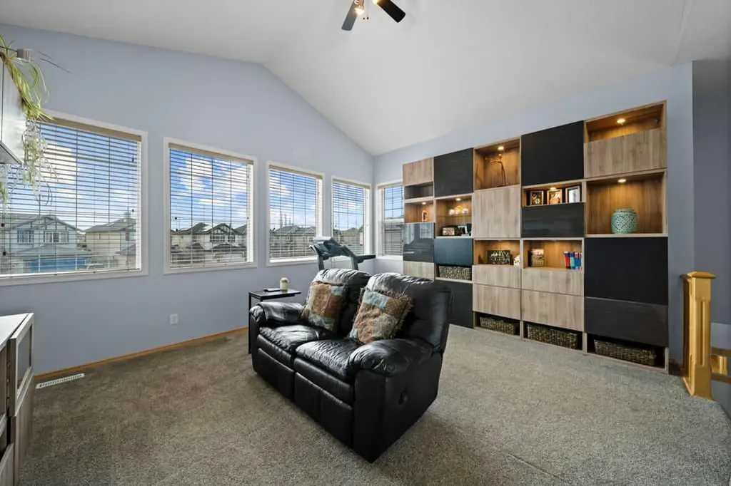 190 Brightonstone Bay SE Calgary AB T2Z4W4