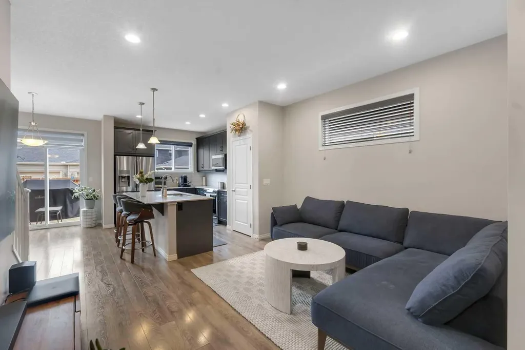 92 Legacy Glen Street SE Calgary AB T2X 3Y7