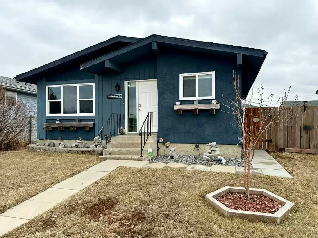 716 Bankview Drive Drumheller AB T0J0Y5