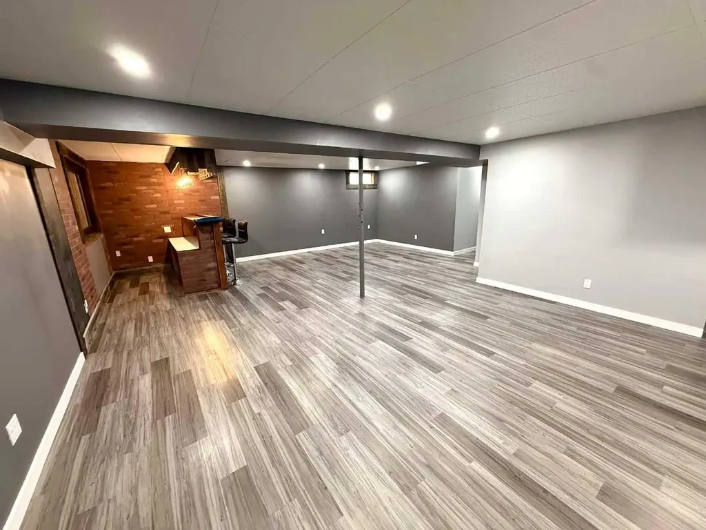 716 Bankview Drive Drumheller AB T0J0Y5