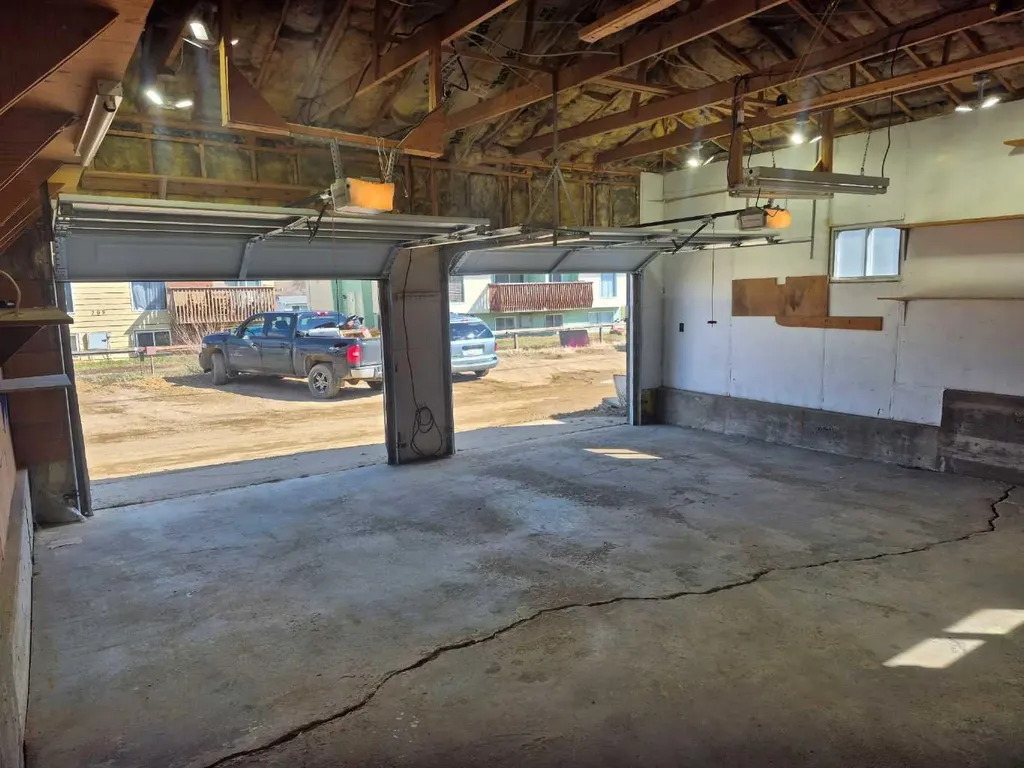 716 Bankview Drive Drumheller AB T0J0Y5