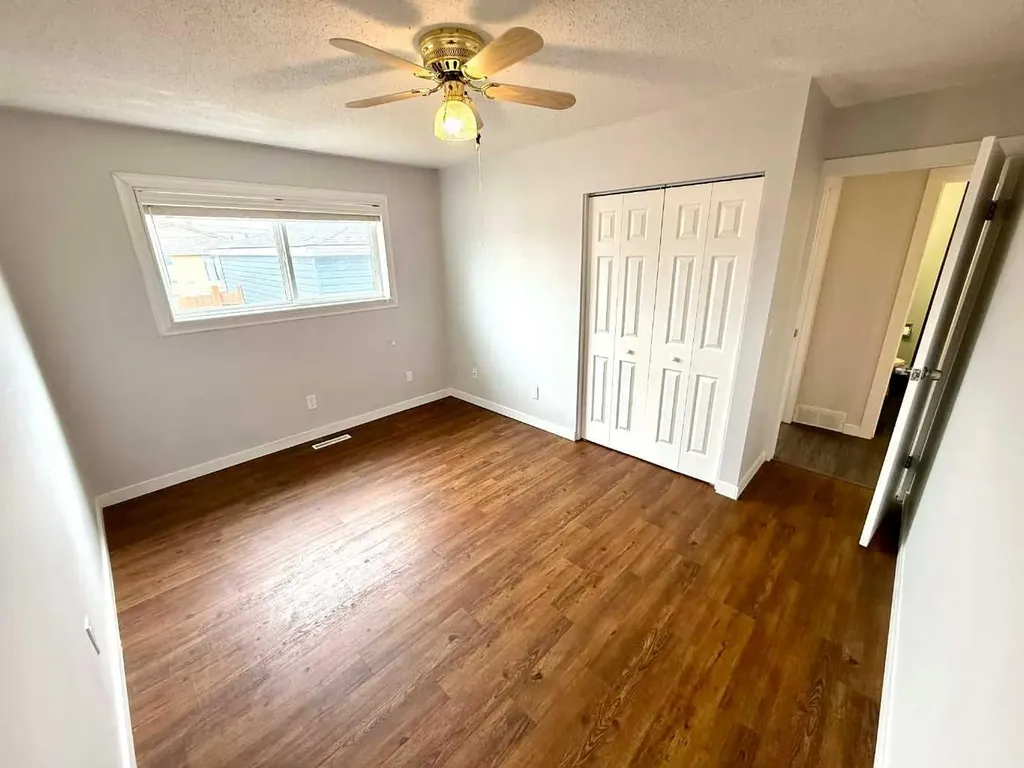 716 Bankview Drive Drumheller AB T0J0Y5