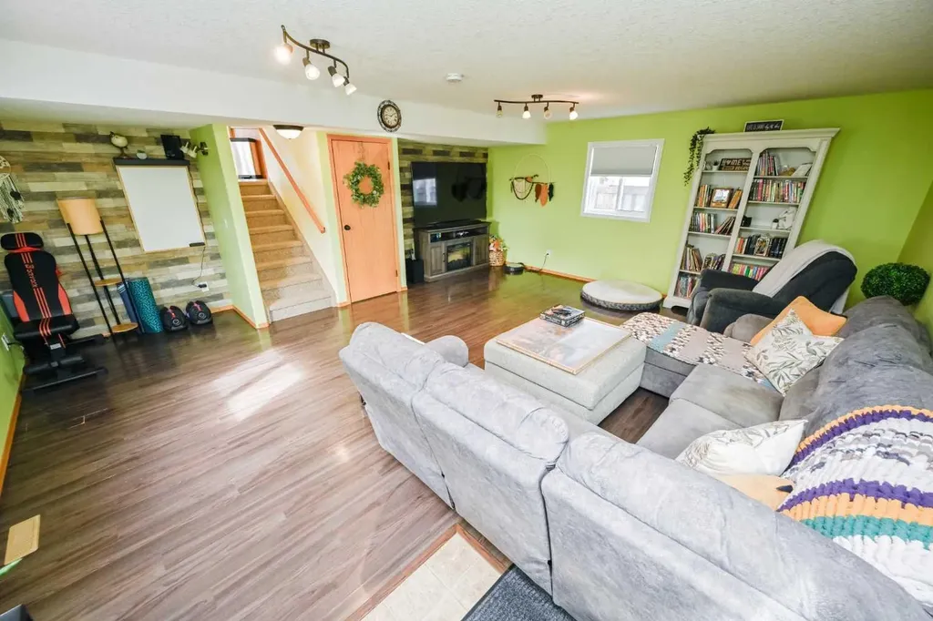 13029 90 Street Grande Prairie AB T8X 0A9