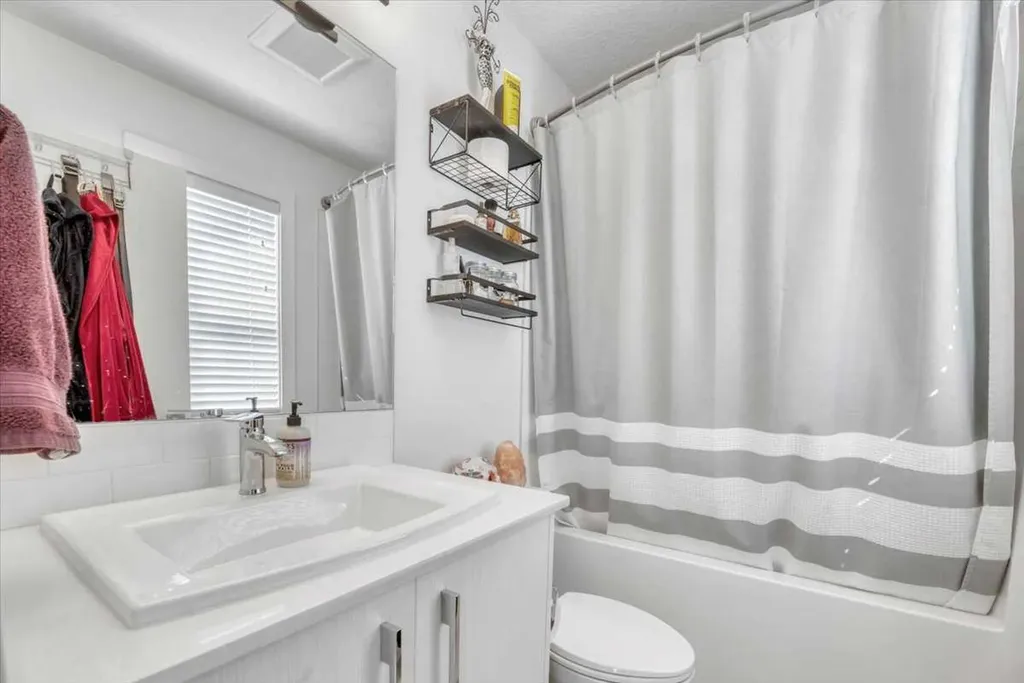 669 Savanna Boulevard NE Calgary AB T3J 2K2