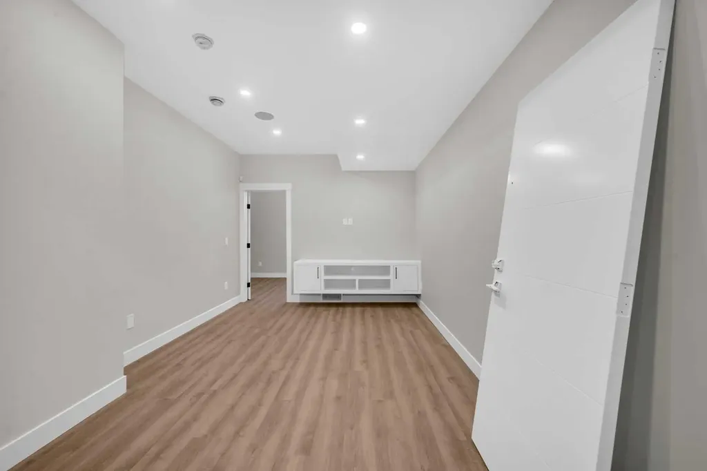 8112 & 8114 Bowness Road NW Calgary AB T3B0H6