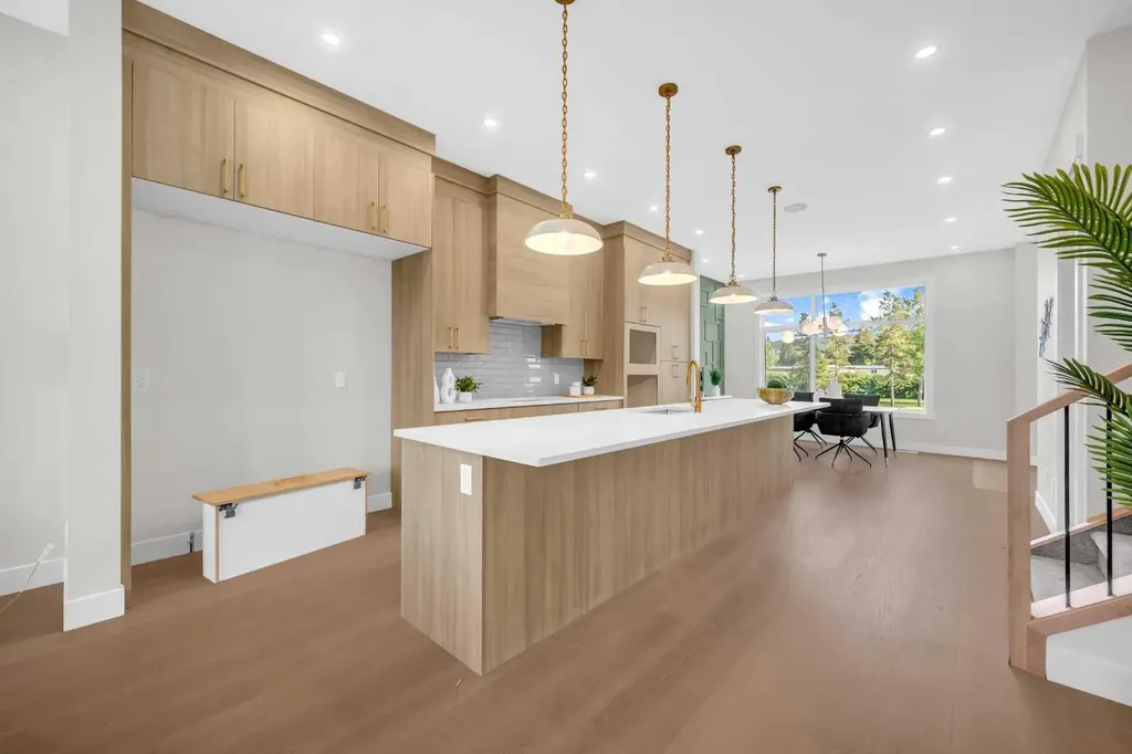 8112 & 8114 Bowness Road NW Calgary AB T3B0H6