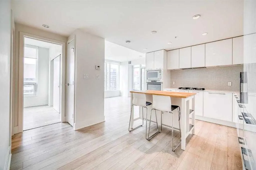 901 10 Avenue SW Calgary AB T2R 0B5