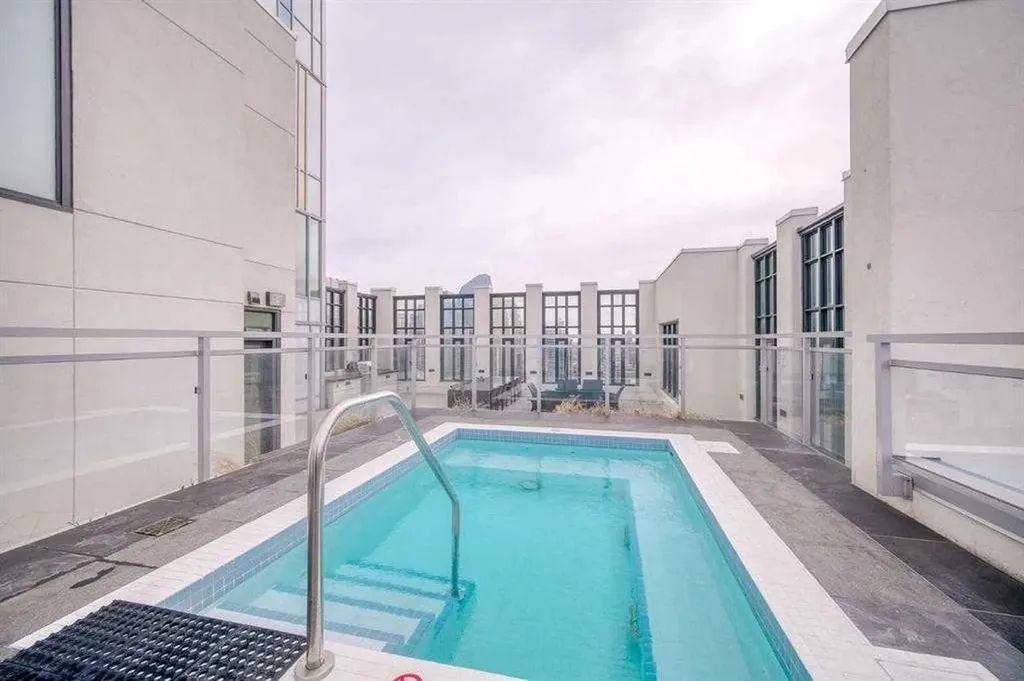 901 10 Avenue SW Calgary AB T2R 0B5