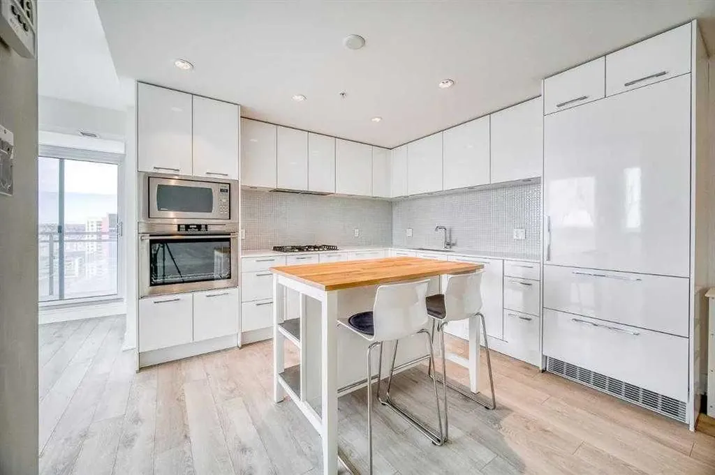 901 10 Avenue SW Calgary AB T2R 0B5