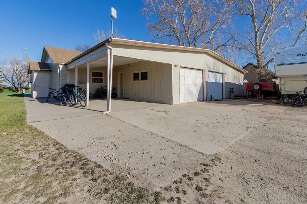 63004A Highway 5 Welling AB T0K 2N0