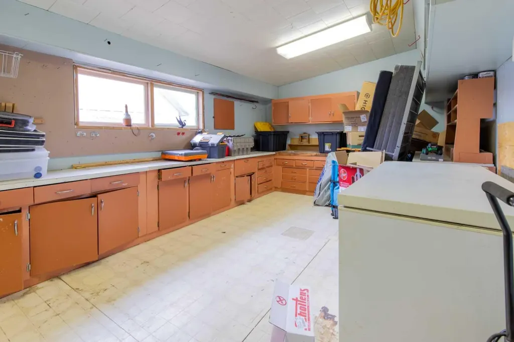 63004A Highway 5 Welling AB T0K 2N0