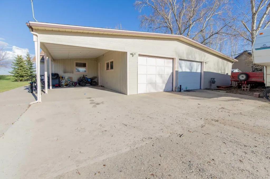 63004A Highway 5 Welling AB T0K 2N0