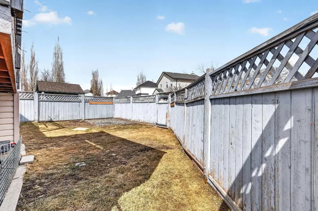 76 Crystalridge Crescent Okotoks AB T1S 1V2