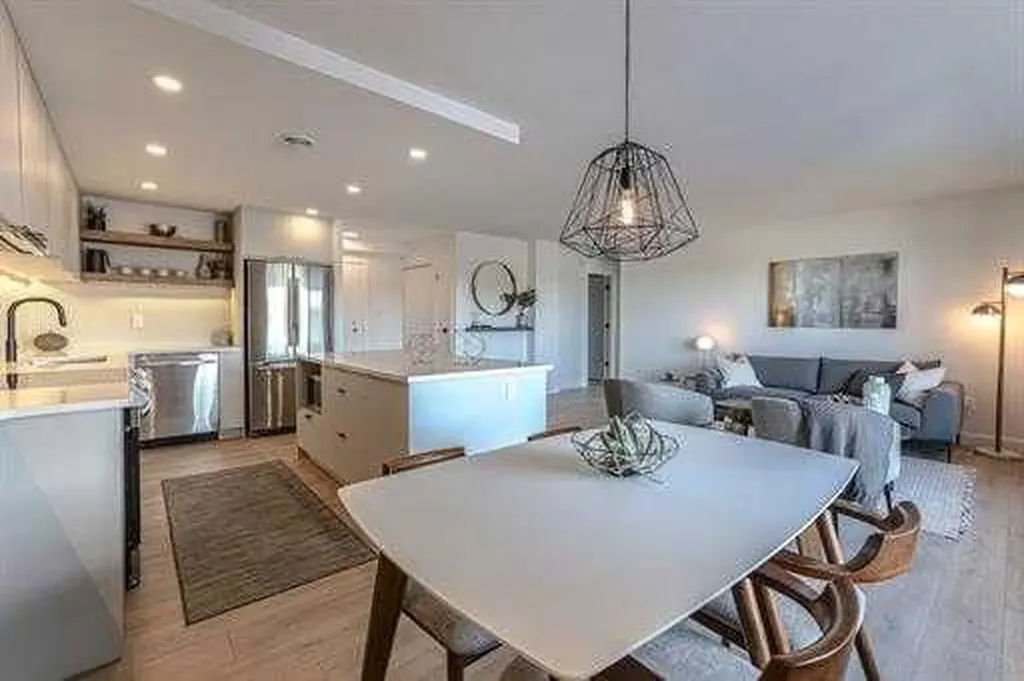 1330 15 Avenue SW Calgary AB T3C 3N7