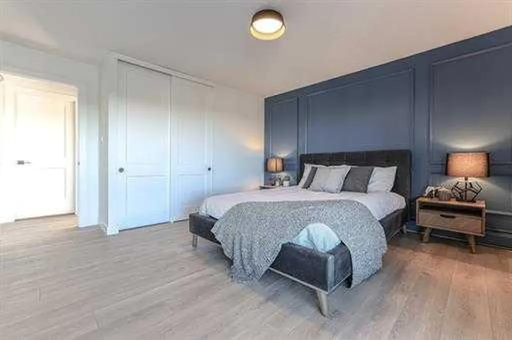 1330 15 Avenue SW Calgary AB T3C 3N7
