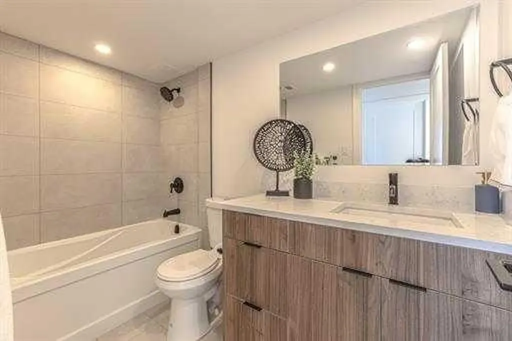 1330 15 Avenue SW Calgary AB T3C 3N7