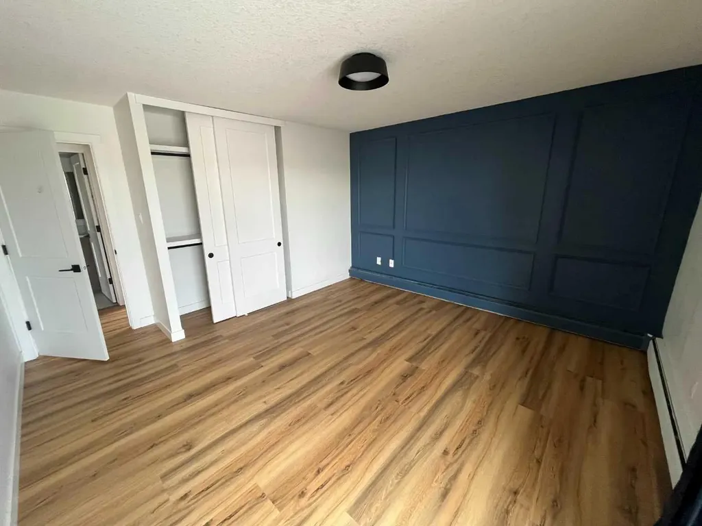 1330 15 Avenue SW Calgary AB T3C 3N7