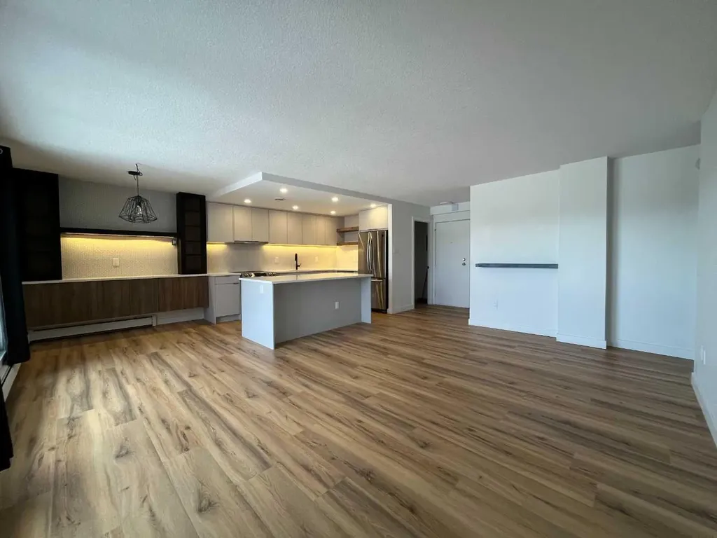1330 15 Avenue SW Calgary AB T3C 3N7