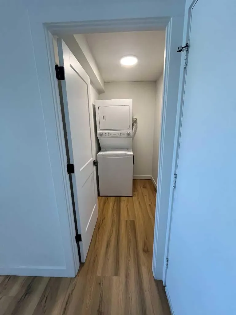 1330 15 Avenue SW Calgary AB T3C 3N7
